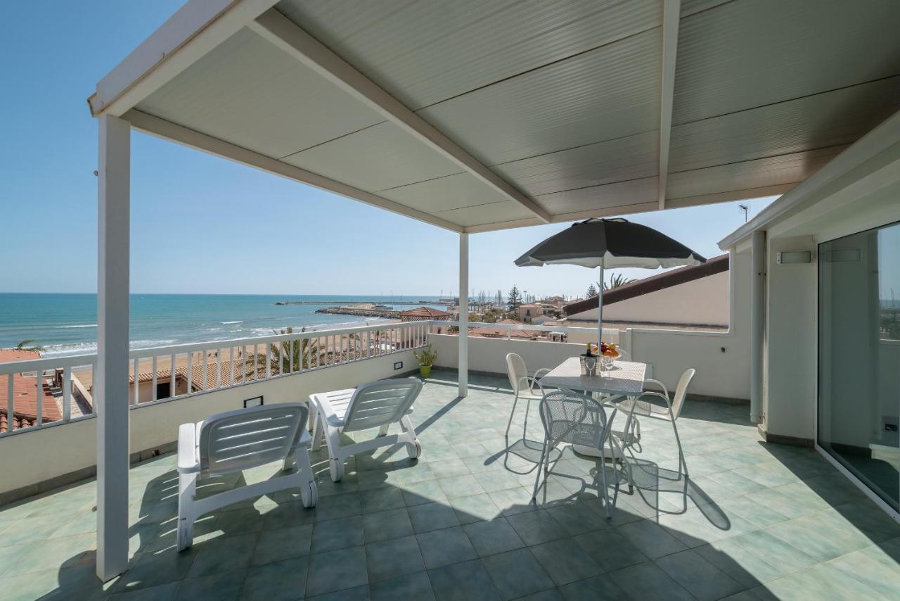 Archimede, Appartamento Con Vista In Centro A Marina Di Ragusa Exterior foto