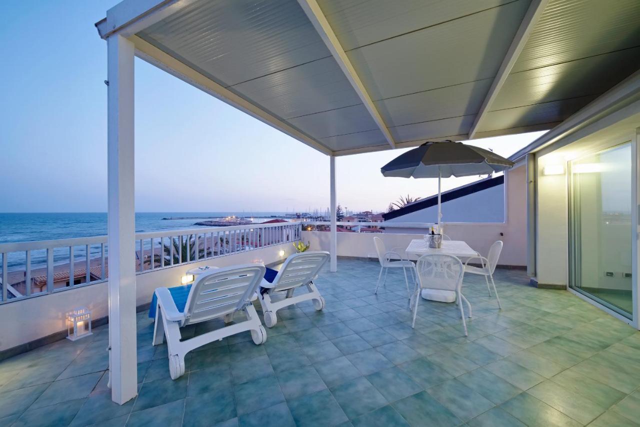 Archimede, Appartamento Con Vista In Centro A Marina Di Ragusa Exterior foto