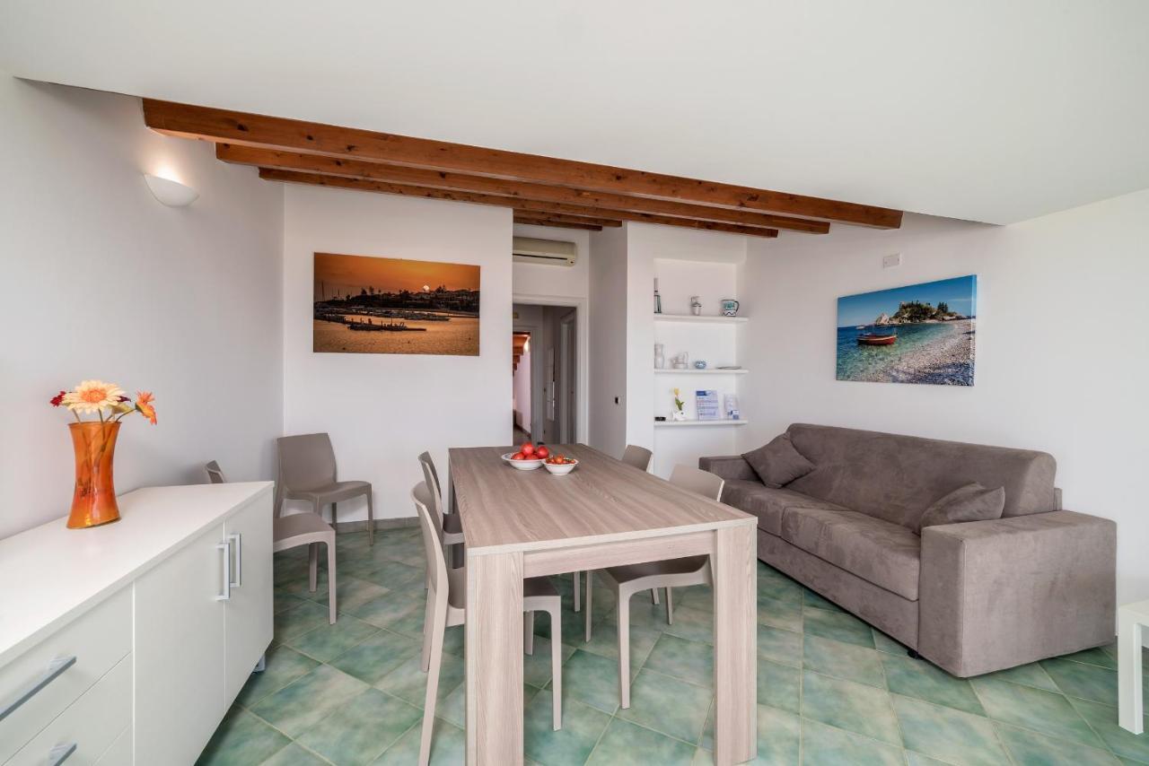 Archimede, Appartamento Con Vista In Centro A Marina Di Ragusa Exterior foto