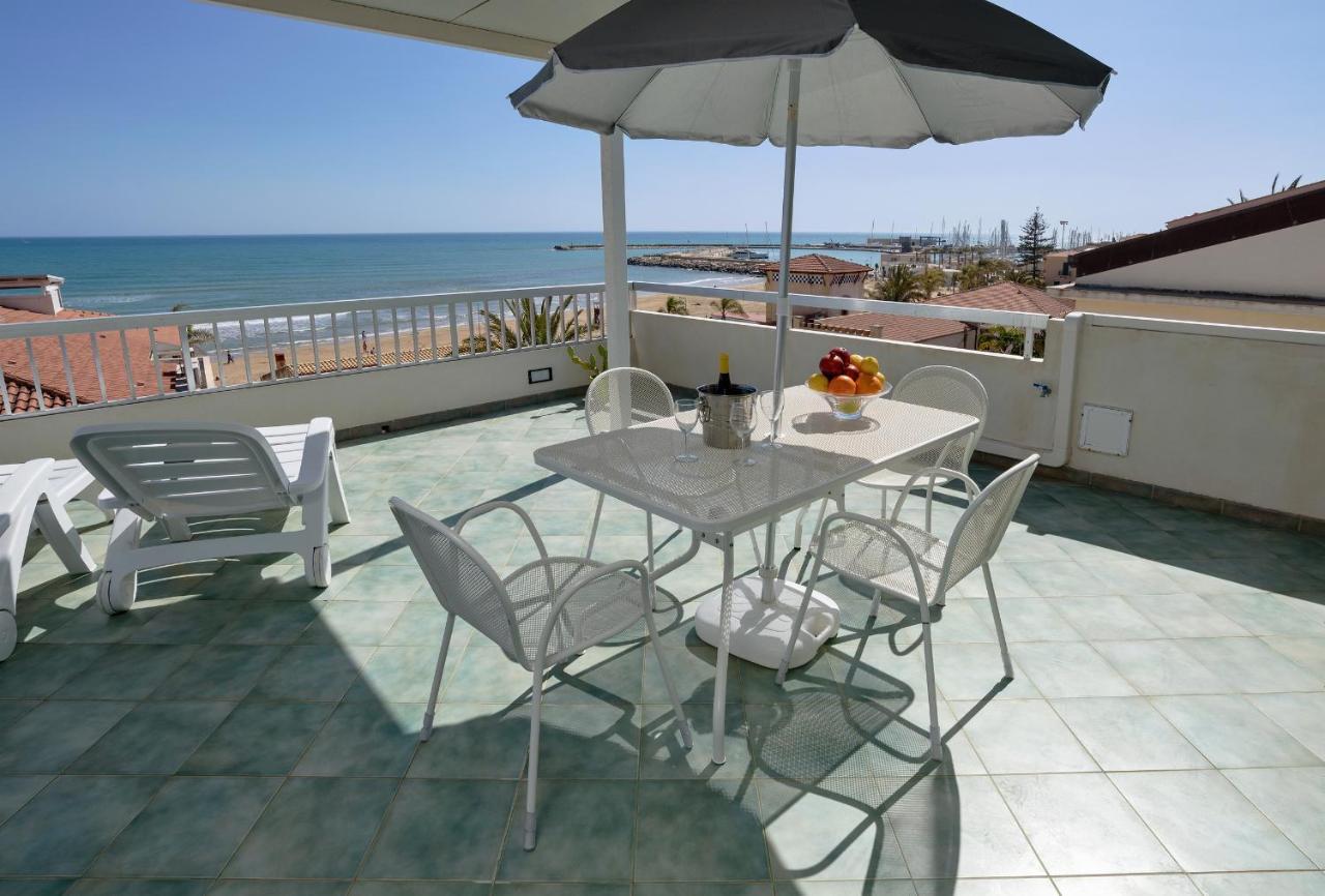 Archimede, Appartamento Con Vista In Centro A Marina Di Ragusa Exterior foto