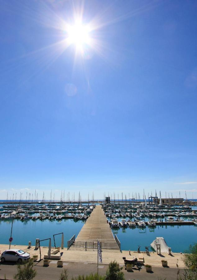 Archimede, Appartamento Con Vista In Centro A Marina Di Ragusa Exterior foto